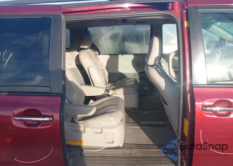 2011 Toyota Sienna Xle from USA, damaged, VIN 5TDDK3DCXBS016482